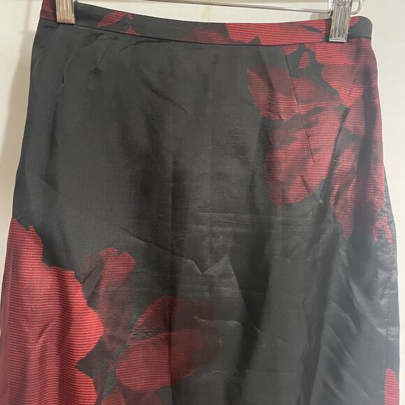 No 21 Skirt with Train size 40/small Black Red Floral Viscose - Picture 6 of 6